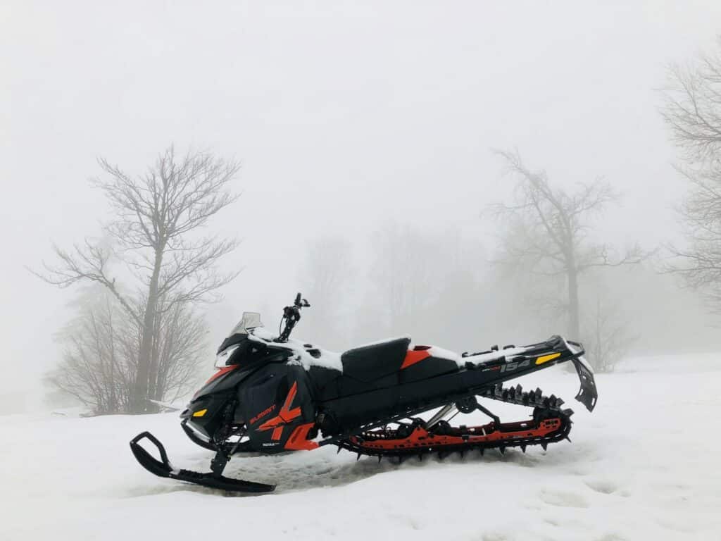 6 Great Places For Snowmobiles In NY Around The Adirondacks This Winter