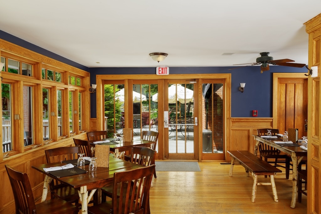 One of the best Lake George restaurants in on-site at our Adirondacks Hotels